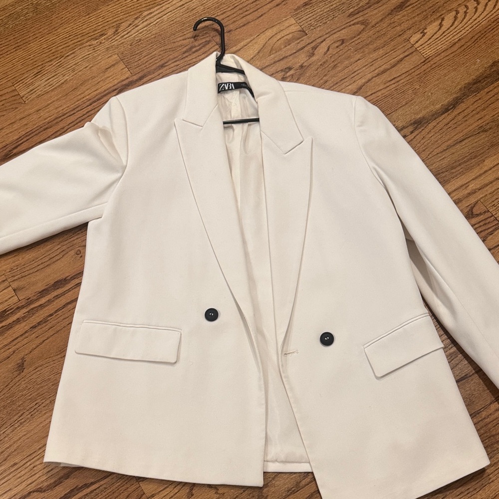Zara Women's white Blazer with Black Buttons